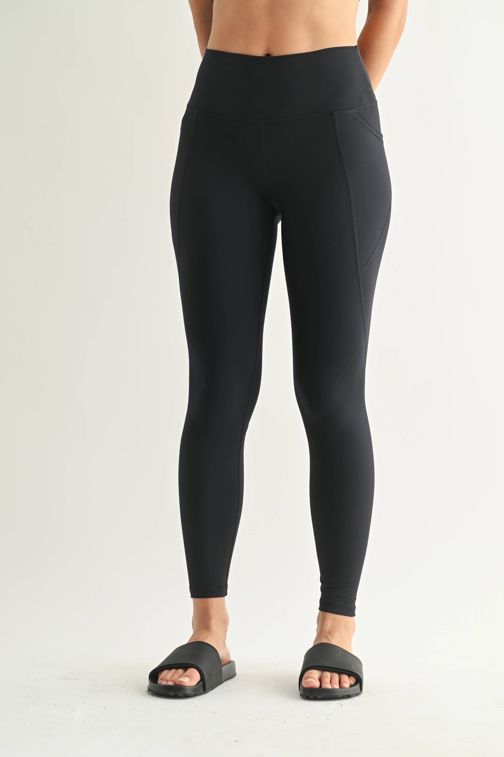 Move with confidence in the CloudLight Sculpt High-Waisted Leggings.